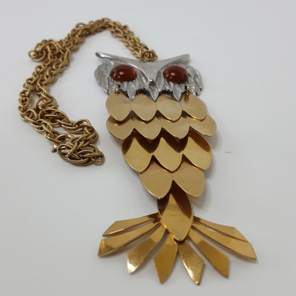 VTG Articulated Owl Pendant Gold Tone Necklace and Earrings - Picture 8 of 9